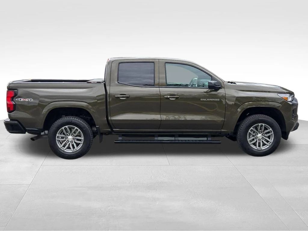Used 2024 Brown Chevrolet LT image 10