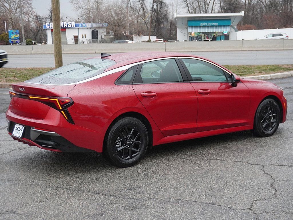 Used 2025 Red Kia LXS image 9