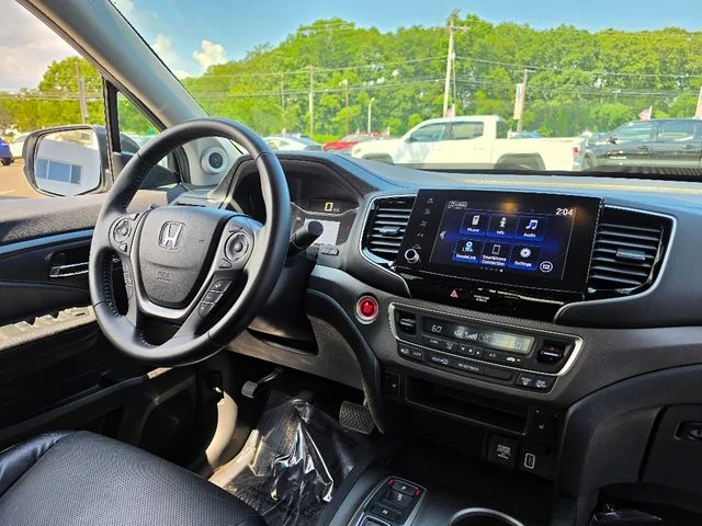 Used 2023 White Honda RTL image 13