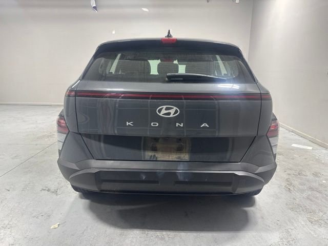 Used 2025 Gray Hyundai SE image 7