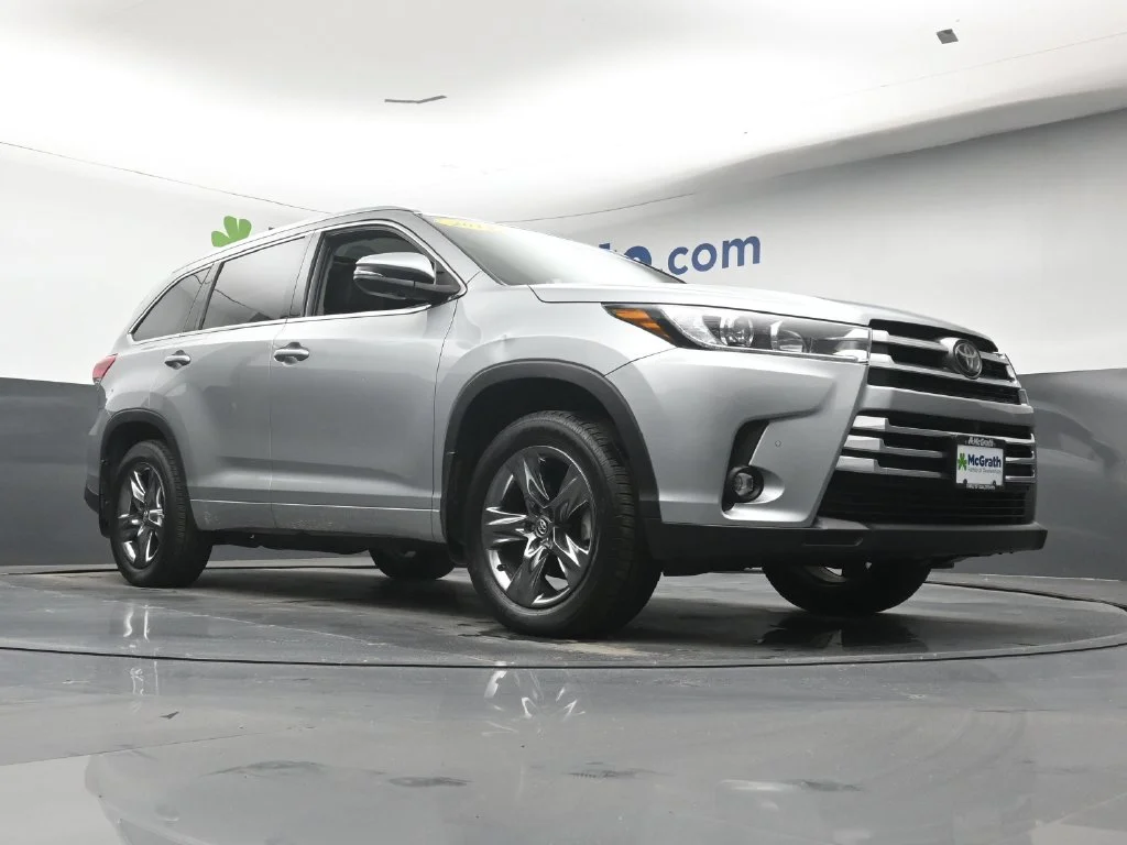 Used 2019 Silver Toyota Limited Platinum image 29