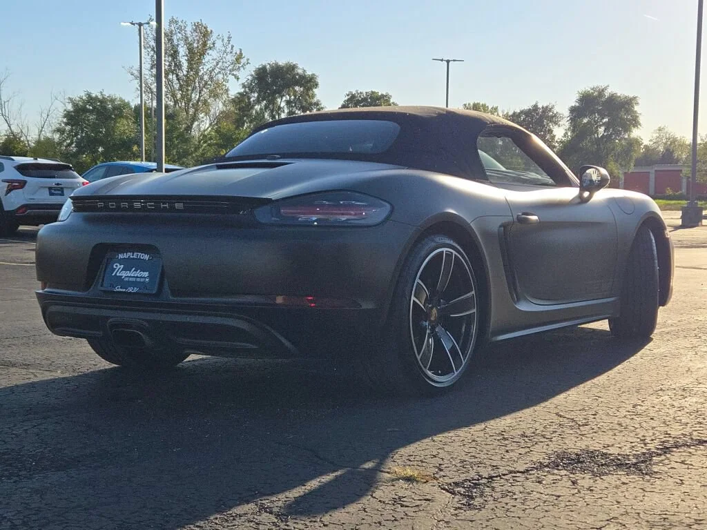 Used 2018 Black Porsche Base image 10