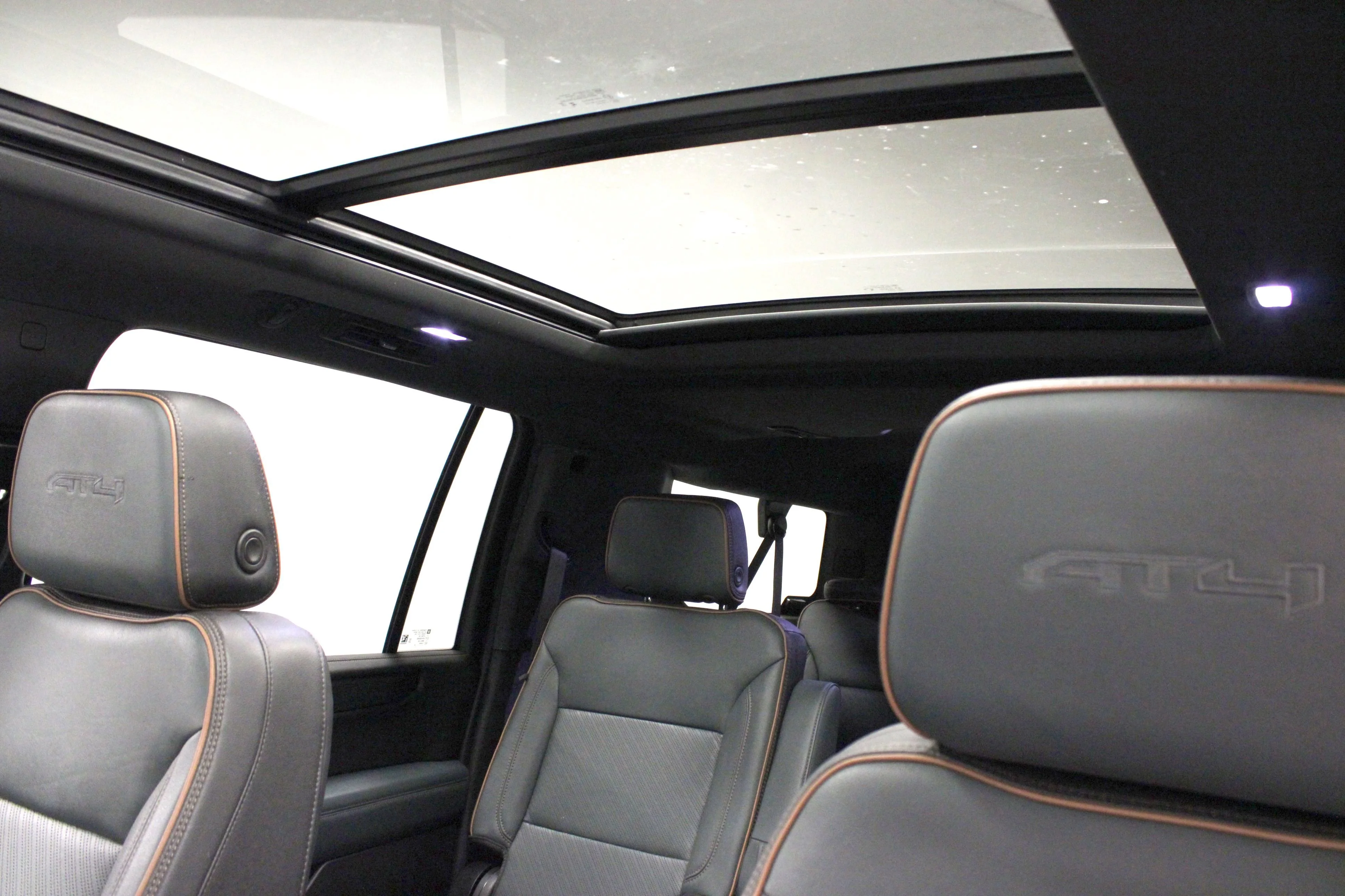 Used 2025 Onyx Black GMC AT4 image 10
