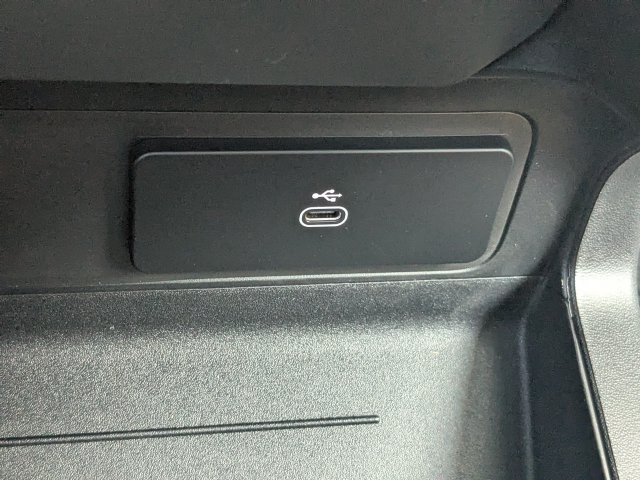 New 2026 Fuji White Land Rover X-Dynamic SE image 23