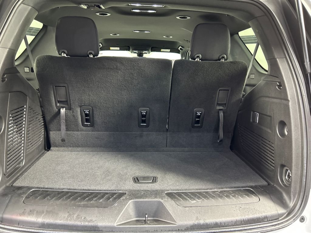 Used 2022 White GMC SLE image 21
