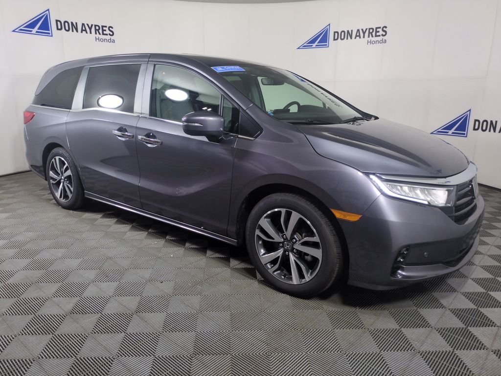 Certified Used 2024 Modern Steel Metallic Honda Touring image 11