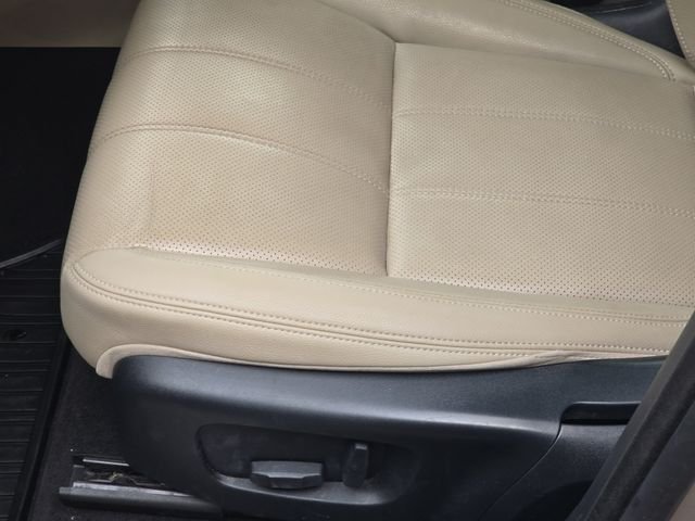 Used 2018 Silver Land Rover S image 31
