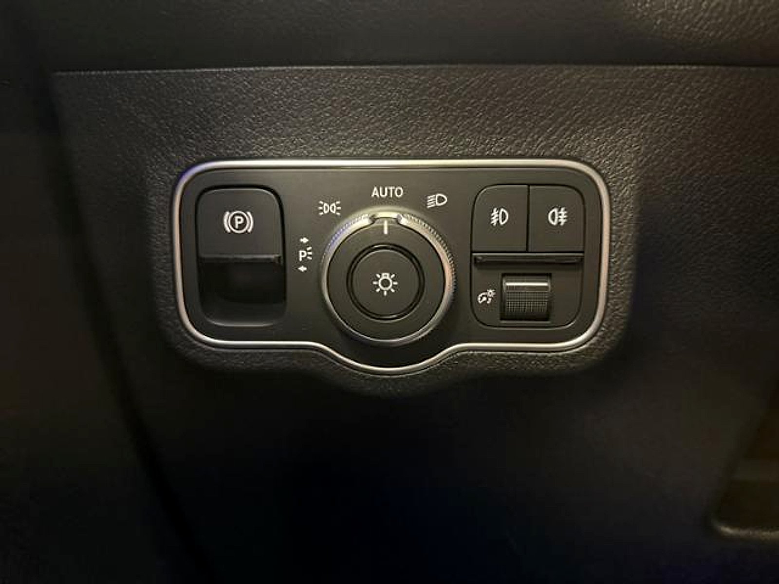 Used 2025 Polar White Mercedes-Benz  image 24