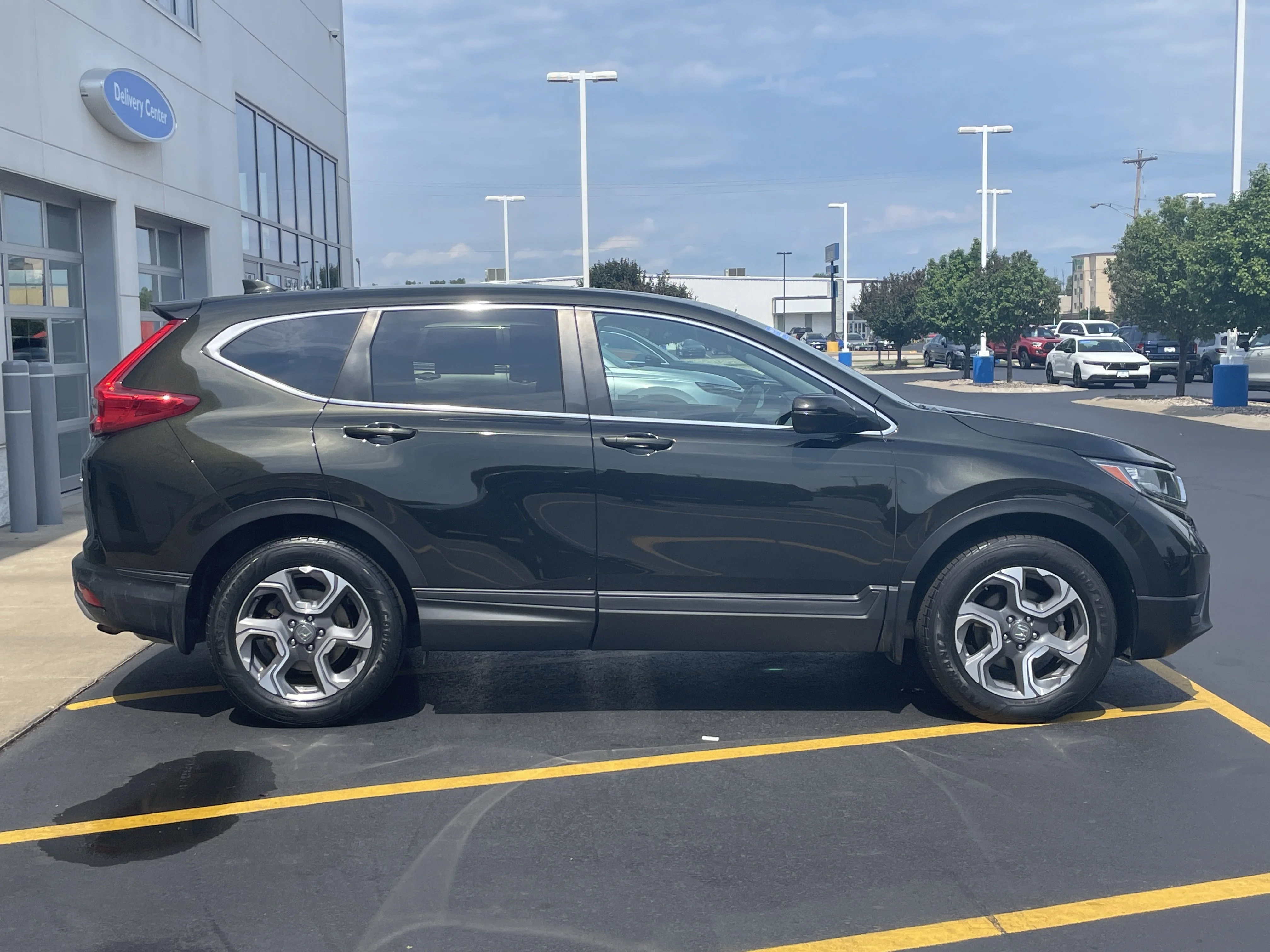 Certified Used 2018 Olive Honda EX image 8