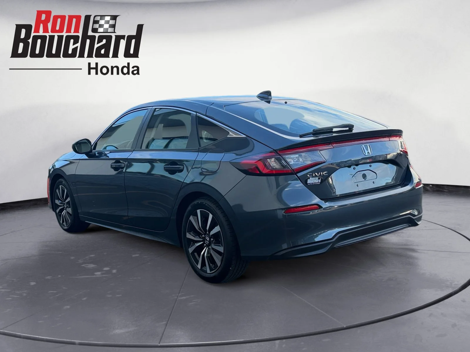 Used 2024 Gray Honda EX-L image 4