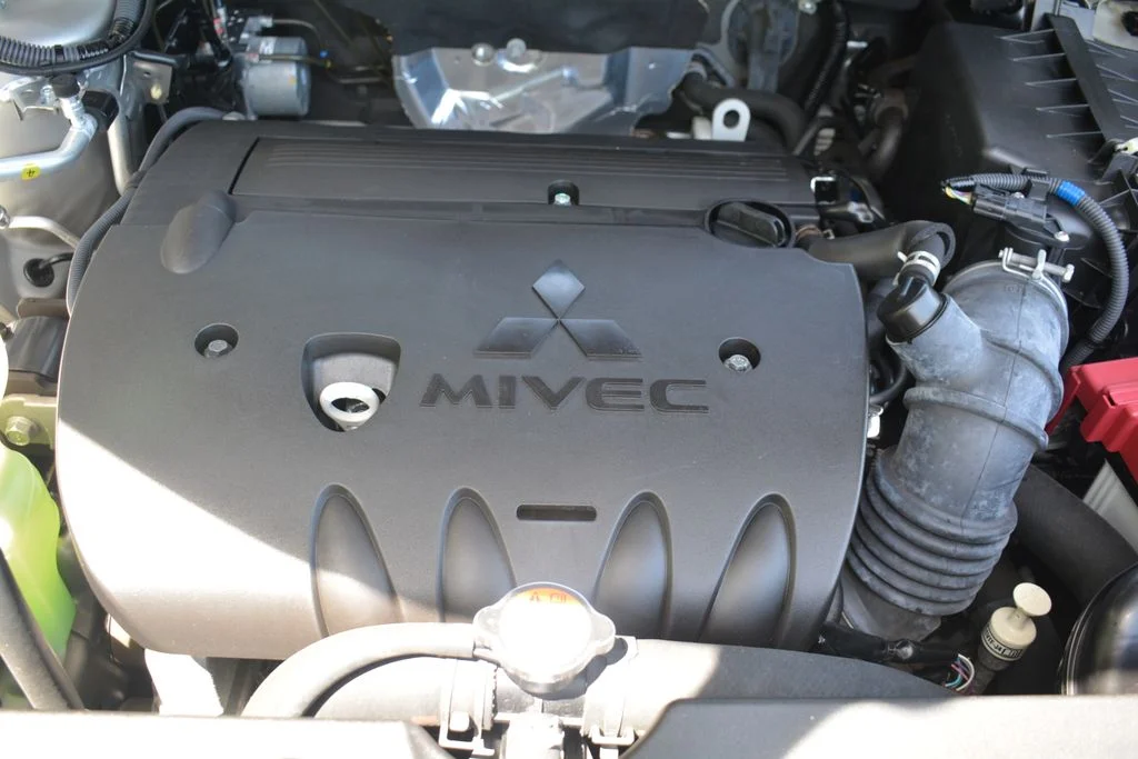 Used 2024 Silver Mitsubishi 2.0 ES image 22