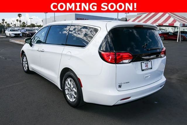 Used 2022 White Chrysler LX image 3