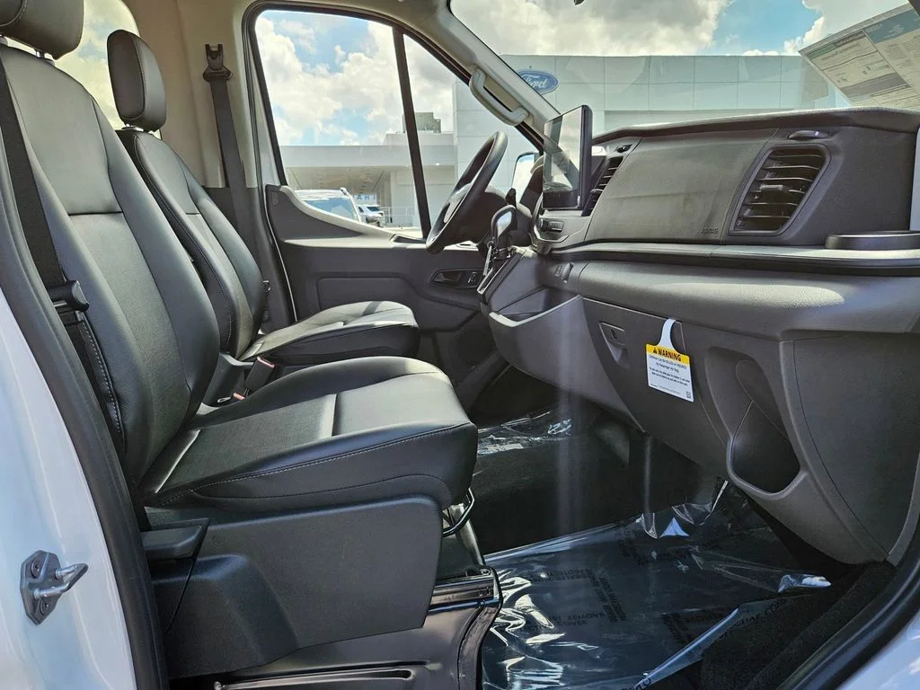 2025 Ford Transit Passenger Van XL - Photo 28