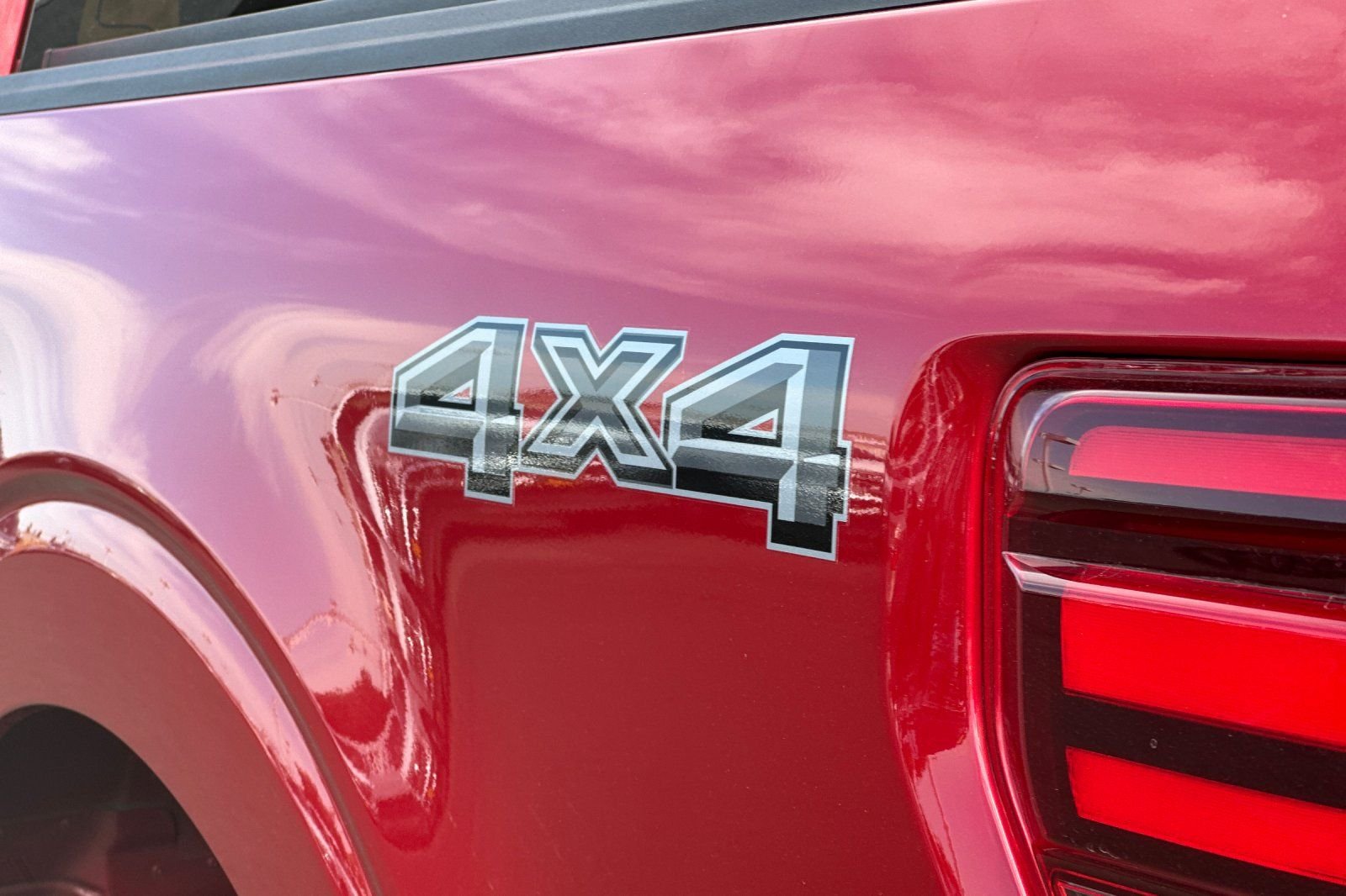 Used 2025 Red Ford Lariat image 31