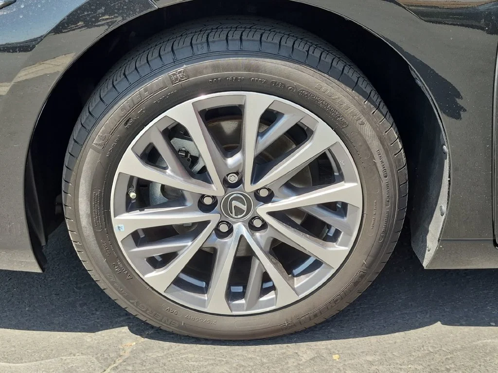 Used 2024 Black Lexus 350 image 9
