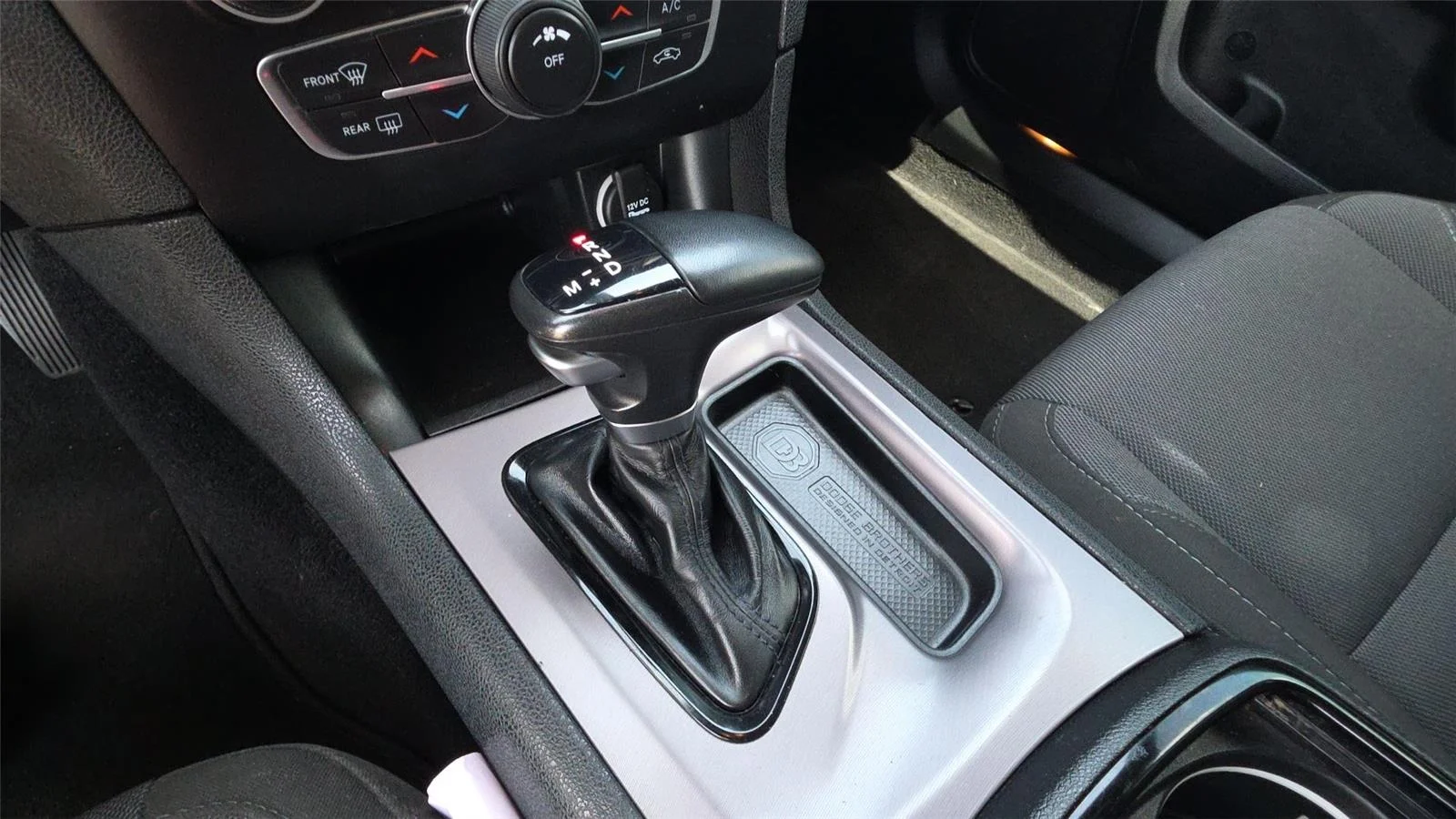 Used 2022 Granite Pearlcoat Dodge SXT image 16