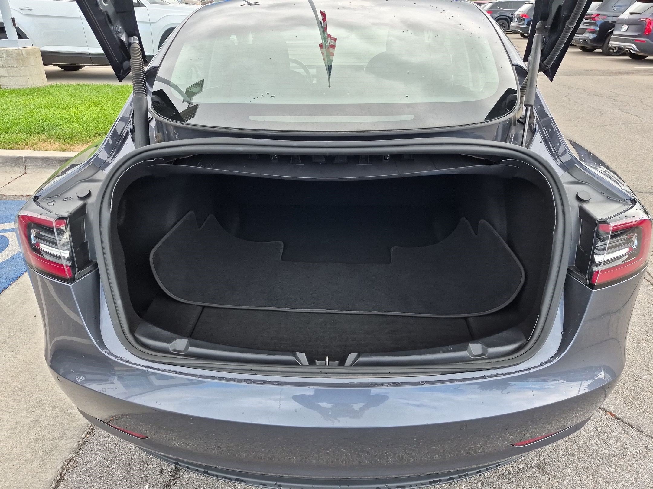 Used 2022 Midnight Silver Metallic Tesla Long Range image 29