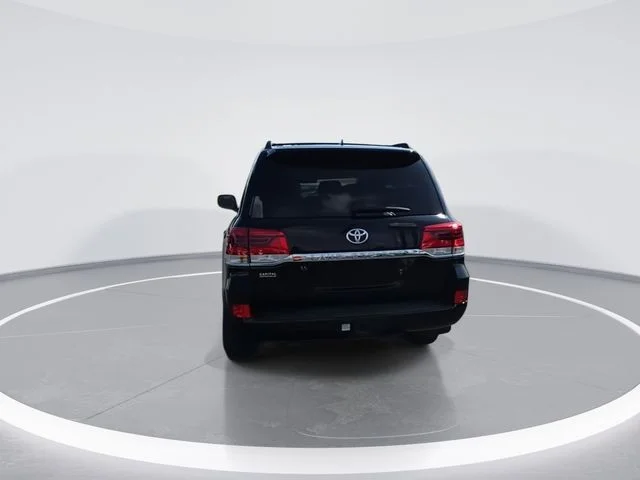 Used 2017  Toyota Base image 7