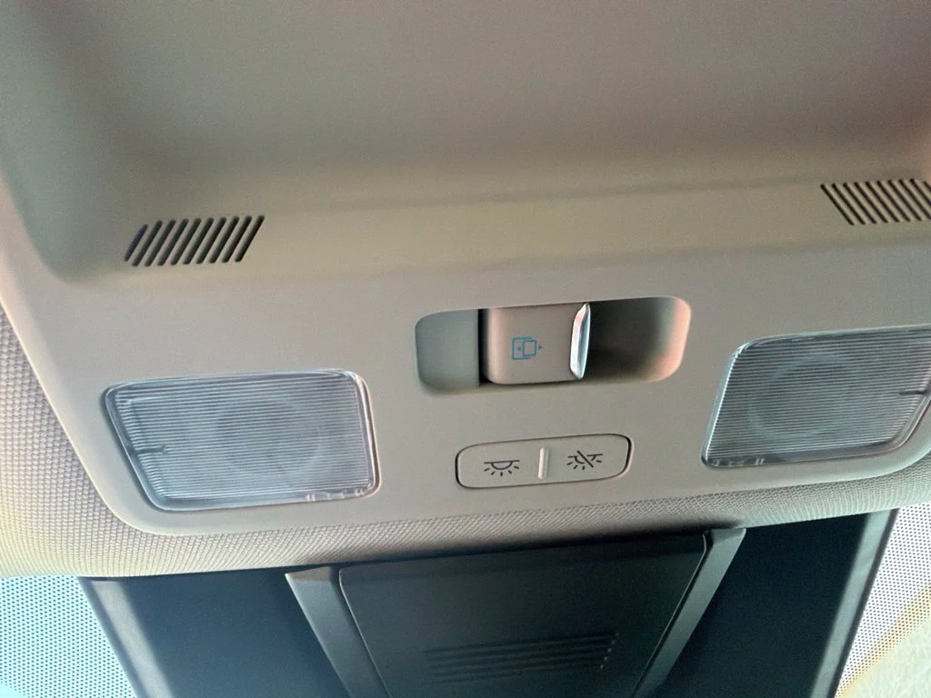 Used 2024 Cactus Green / Gray Ford Lariat image 17