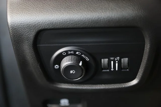 Used 2023 Black Jeep Summit image 11