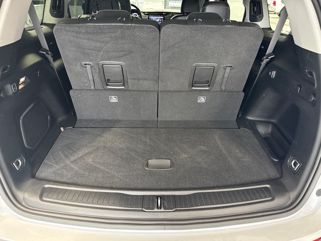 Used 2022 Silver Jeep Limited image 10