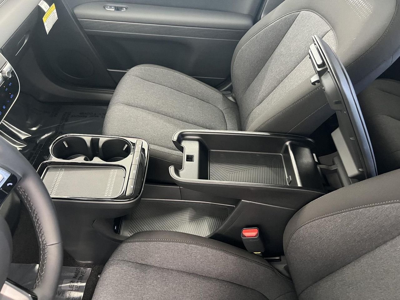 New 2026 Abyss Black Hyundai SE image 18