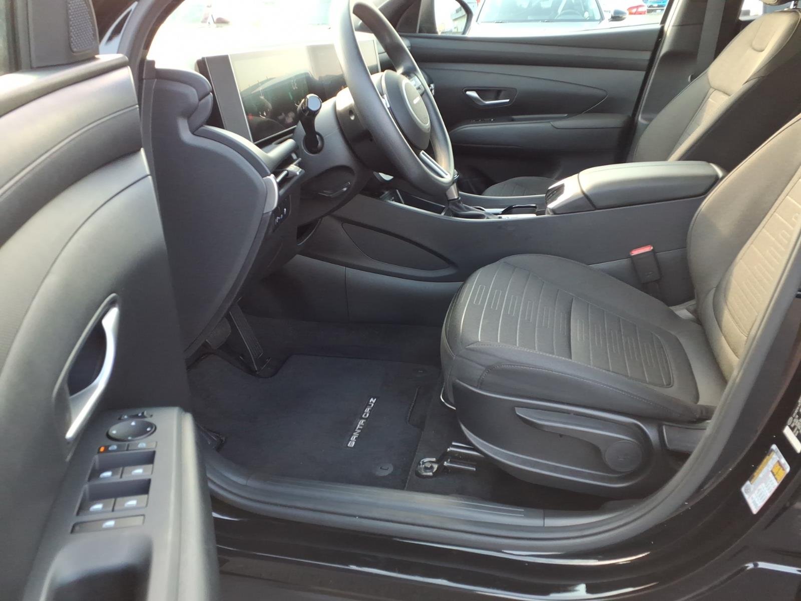 2025 Hyundai Santa Cruz SE - Photo 18