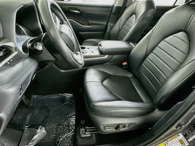 Certified Pre-Owned 2022 Toyota Highlander Hybrid XLE