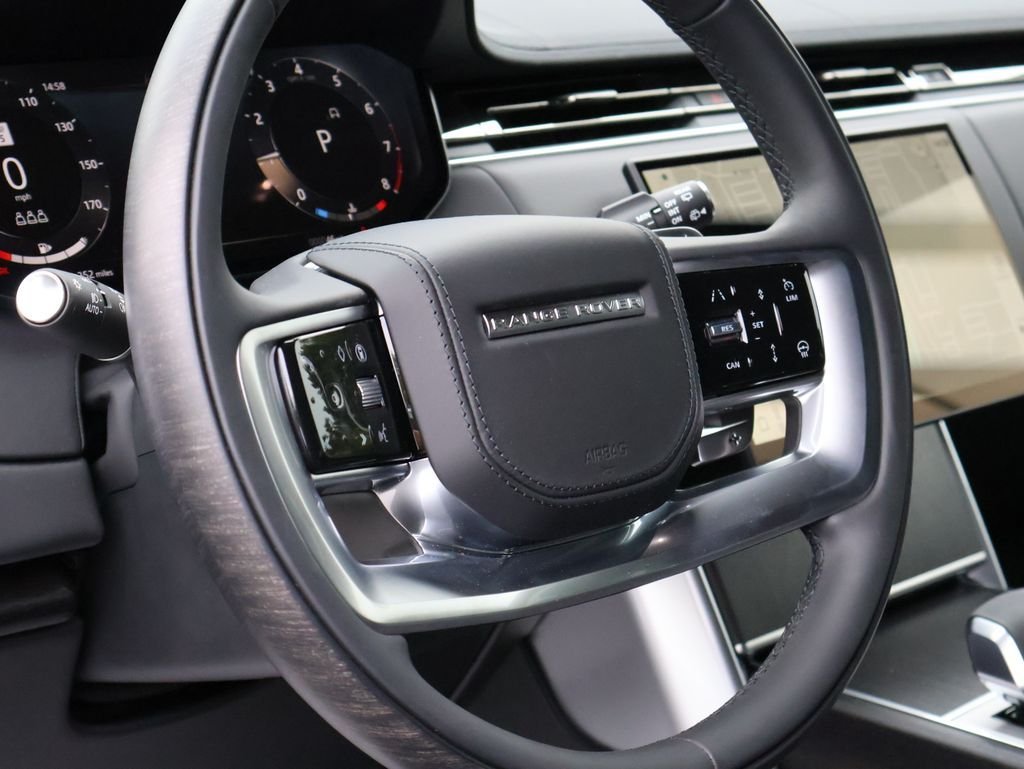 New 2026 Santorini Black Land Rover SE image 18