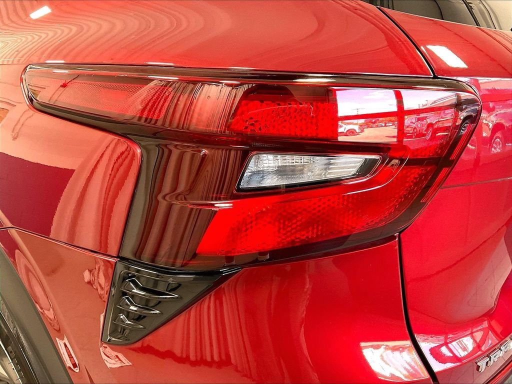 Used 2025 Crimson Metallic Chevrolet LT image 32