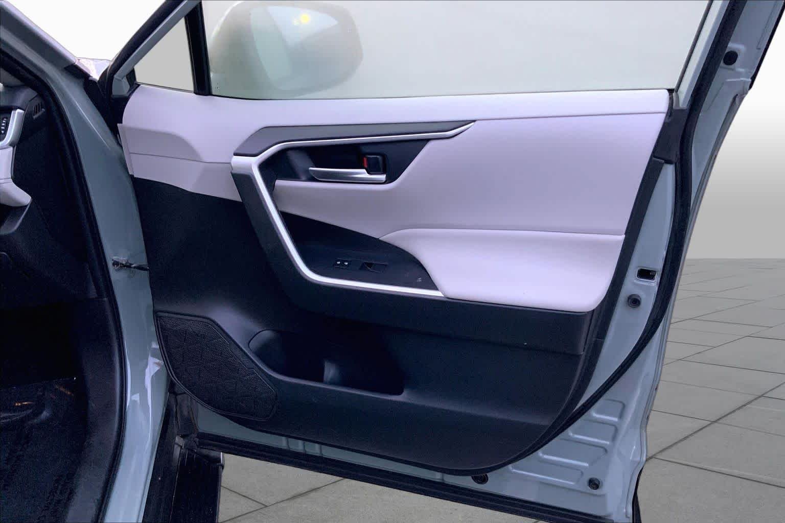 Used 2020 Lunar Rock Toyota XLE image 22