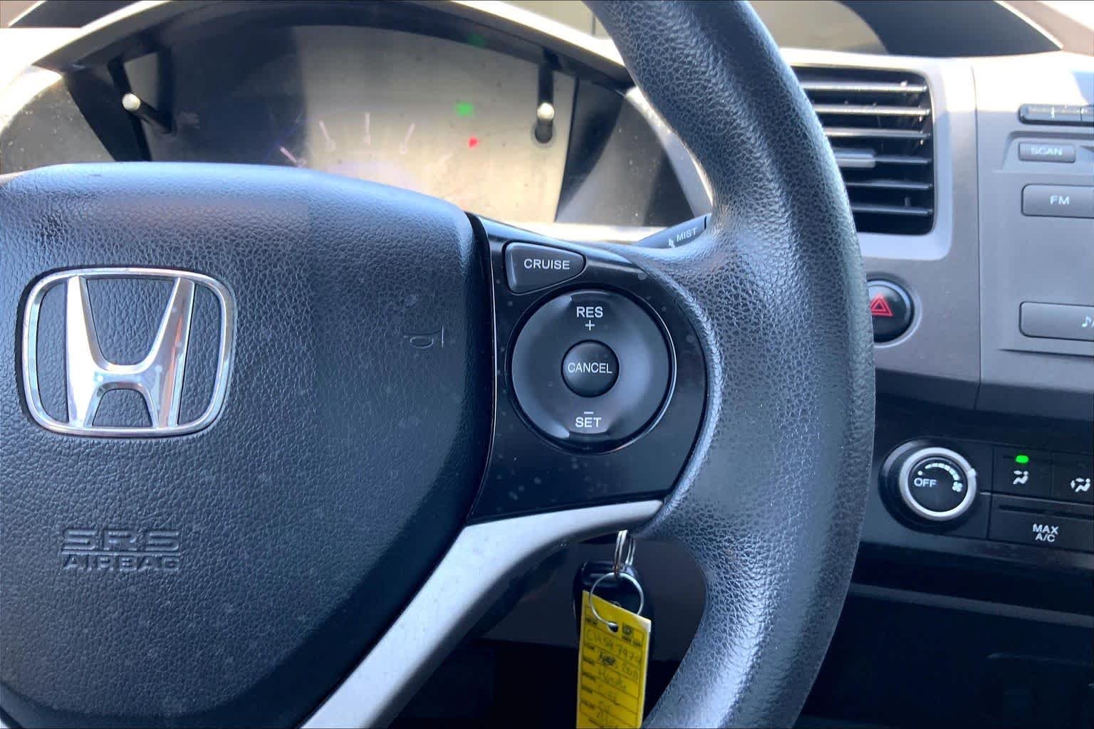 Used 2012 Alabaster Silver Metallic Honda LX image 21