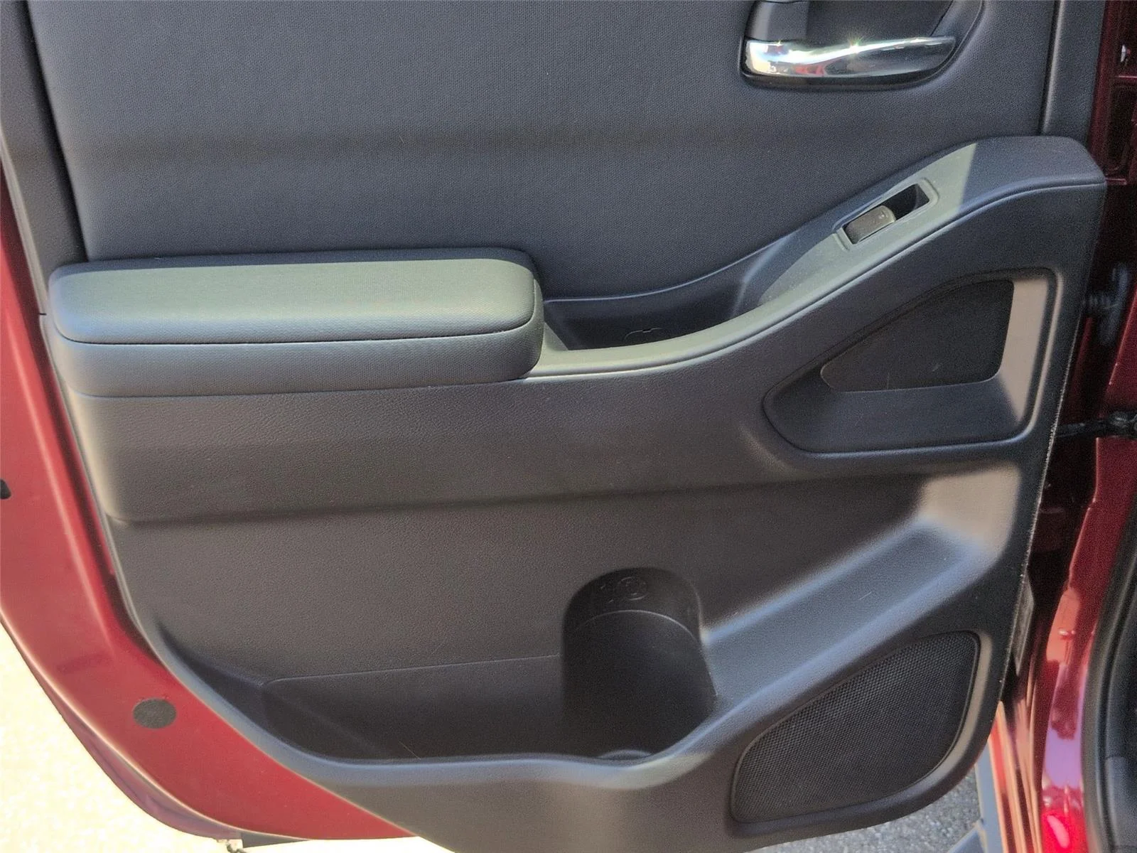 Used 2022 Cardinal Red Tricoat Nissan SV image 31