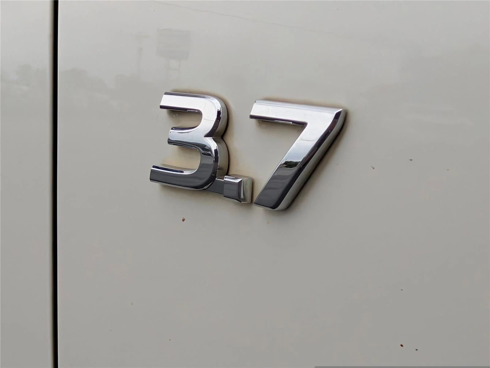 Used 2017 Majestic White INFINITI RWD image 39