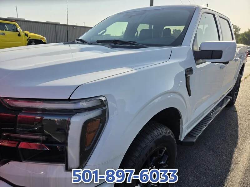 Used 2025 Oxford White FORD LARIAT image 4