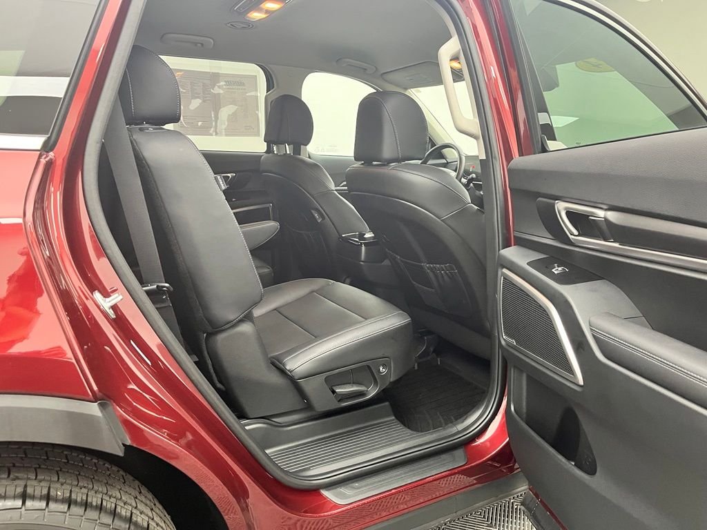 Used 2024 Red Kia S image 34
