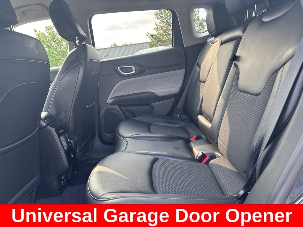 Used 2022 Black Jeep Latitude image 12