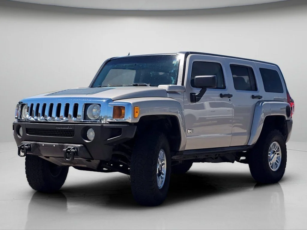 Used 2007 Boulder Gray Metallic Hummer Base image 18