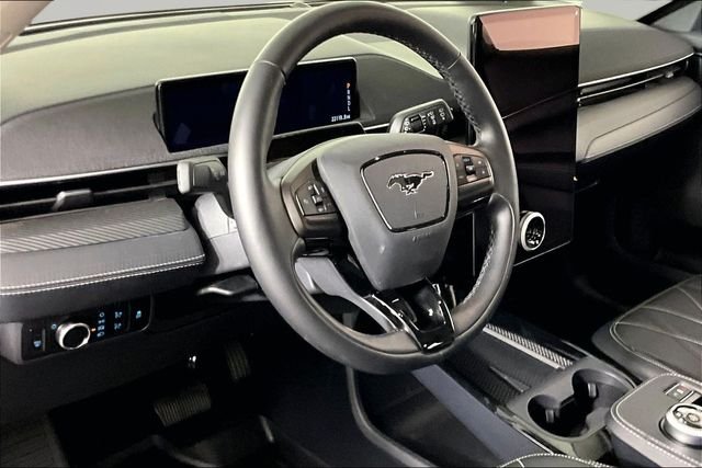 Used 2024 Red Ford Select image 16