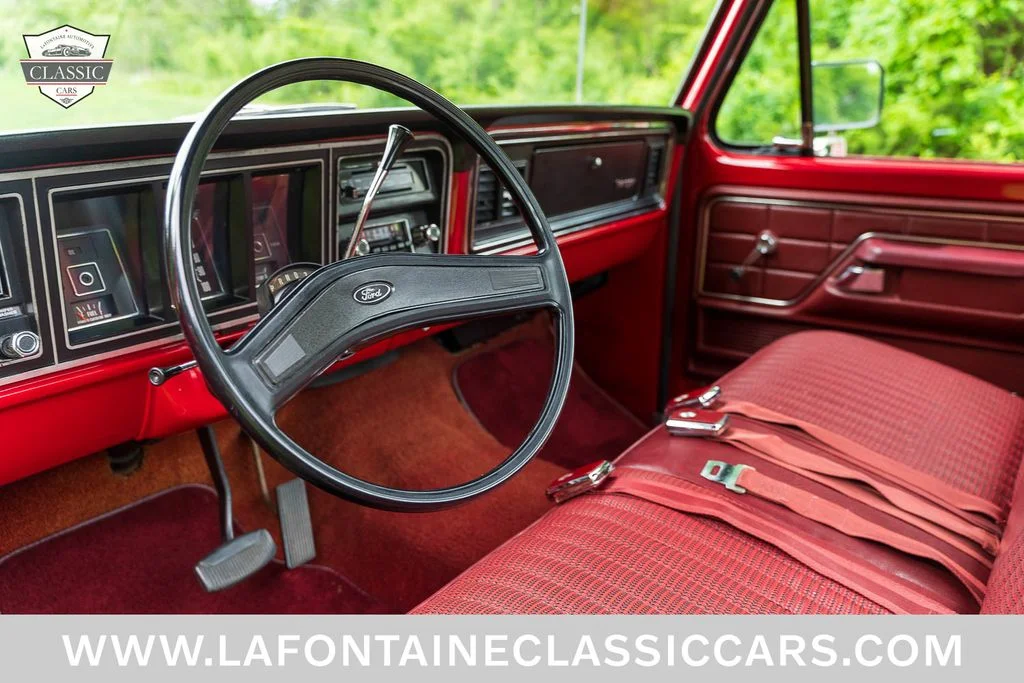 Used 1975 Red Ford  image 73