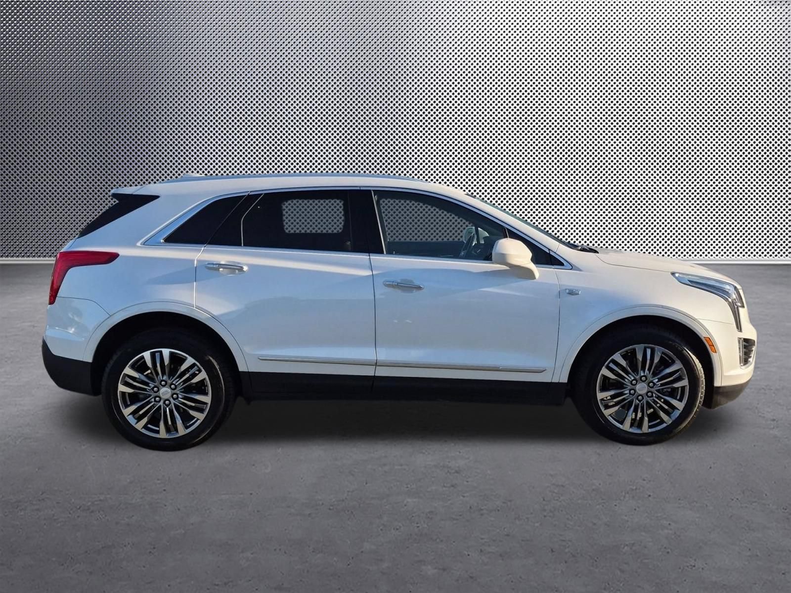 Used 2019 Crystal White Tricoat Cadillac Premium Luxury FWD image 6