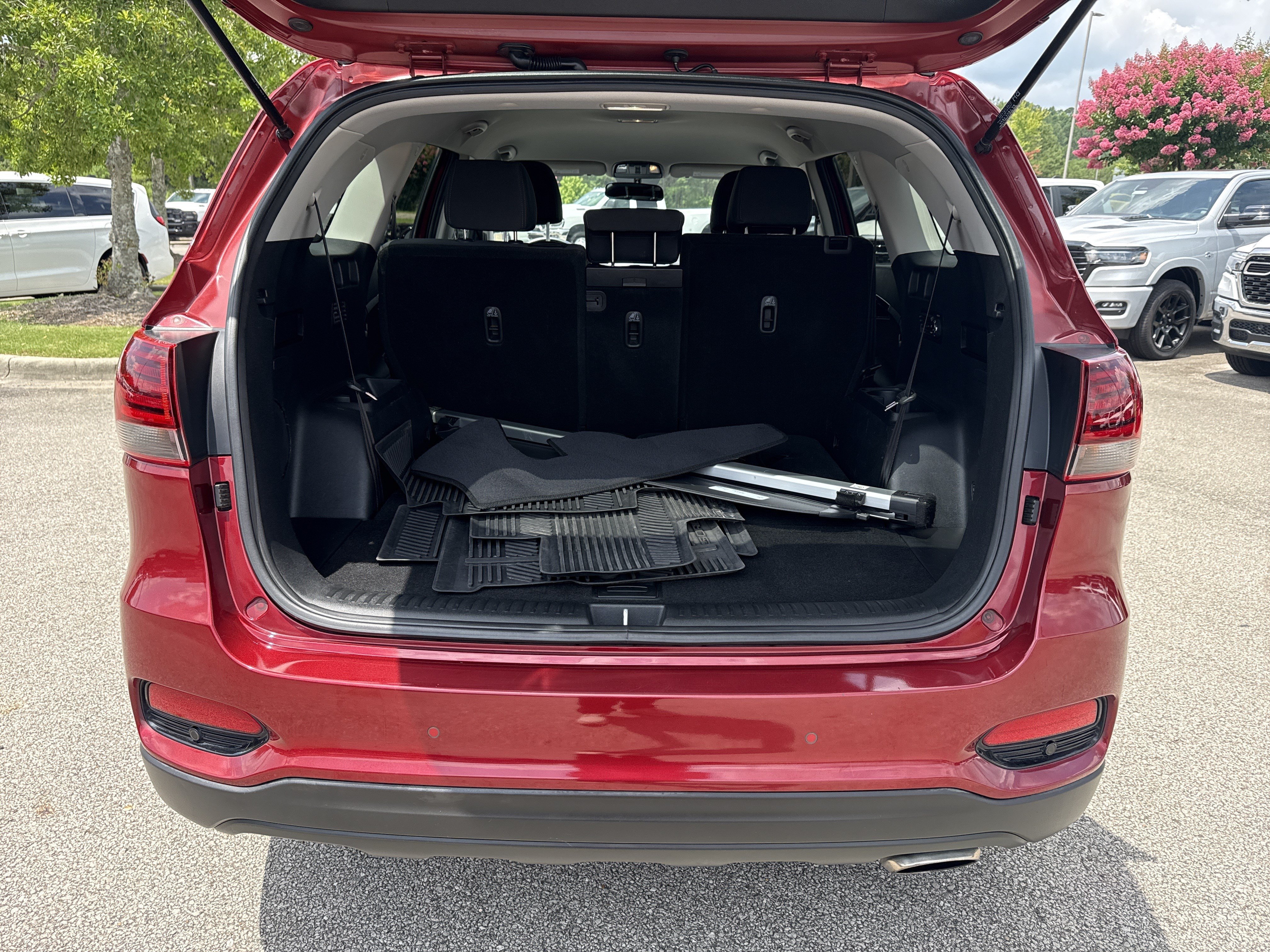 Used 2019 Passion Red Kia S V6 image 18