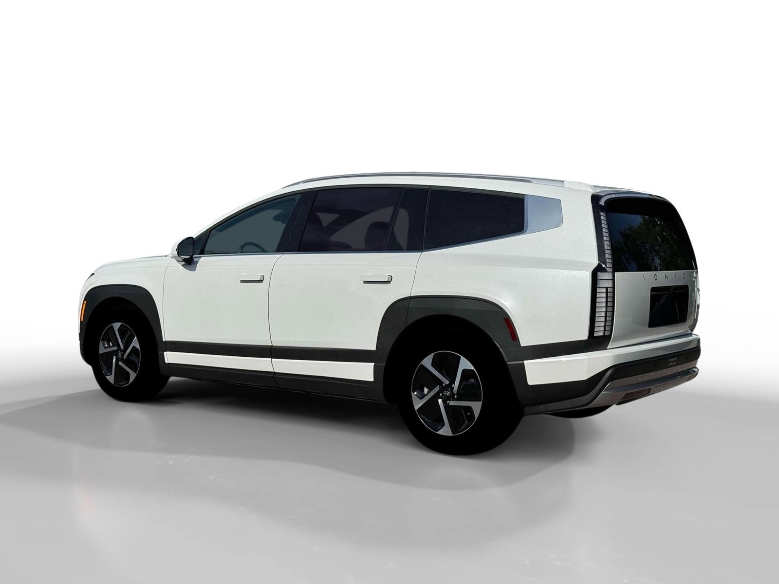New 2026 Snow White Pearl Hyundai SE image 4