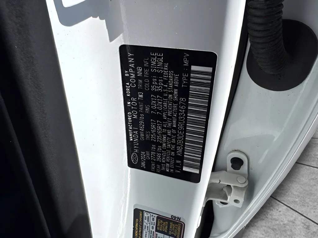 Used 2024 White Hyundai SEL image 32