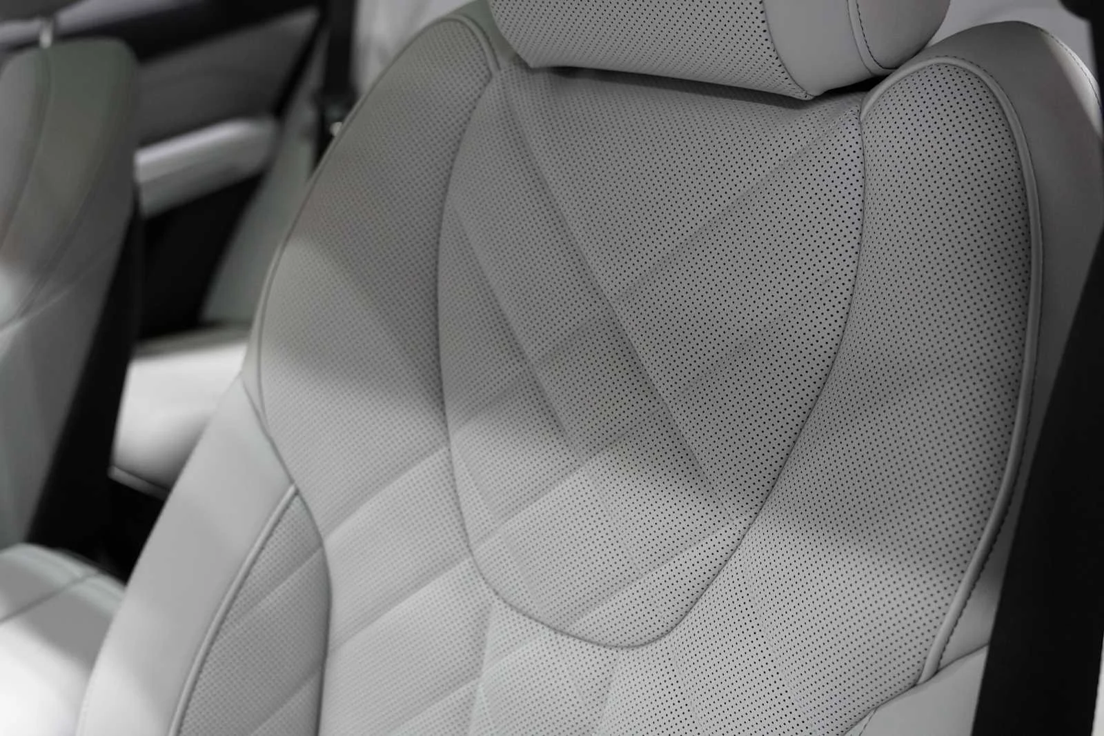 Certified Used 2026 Skyscraper Grey Metallic BMW sDrive40i image 17