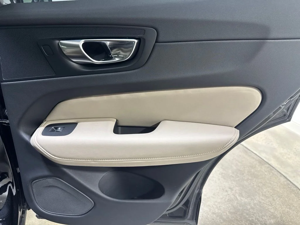 New 2026 Onyx Black Metallic Volvo T8 Plus image 23