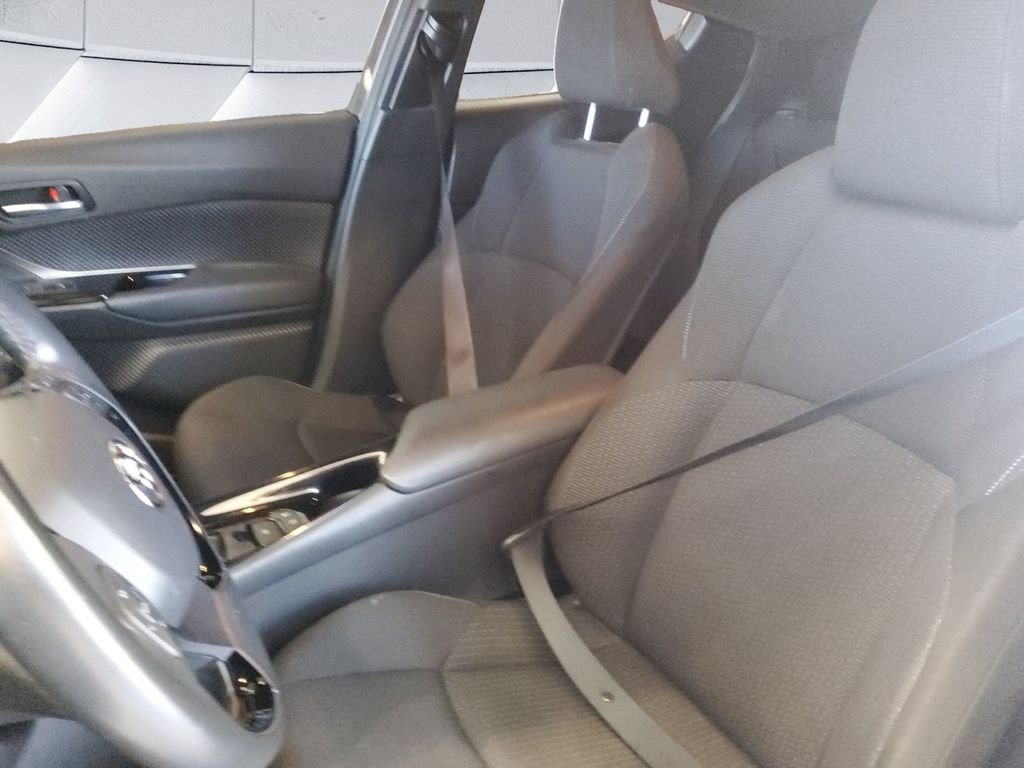 Used 2019 Gray Toyota XLE image 8
