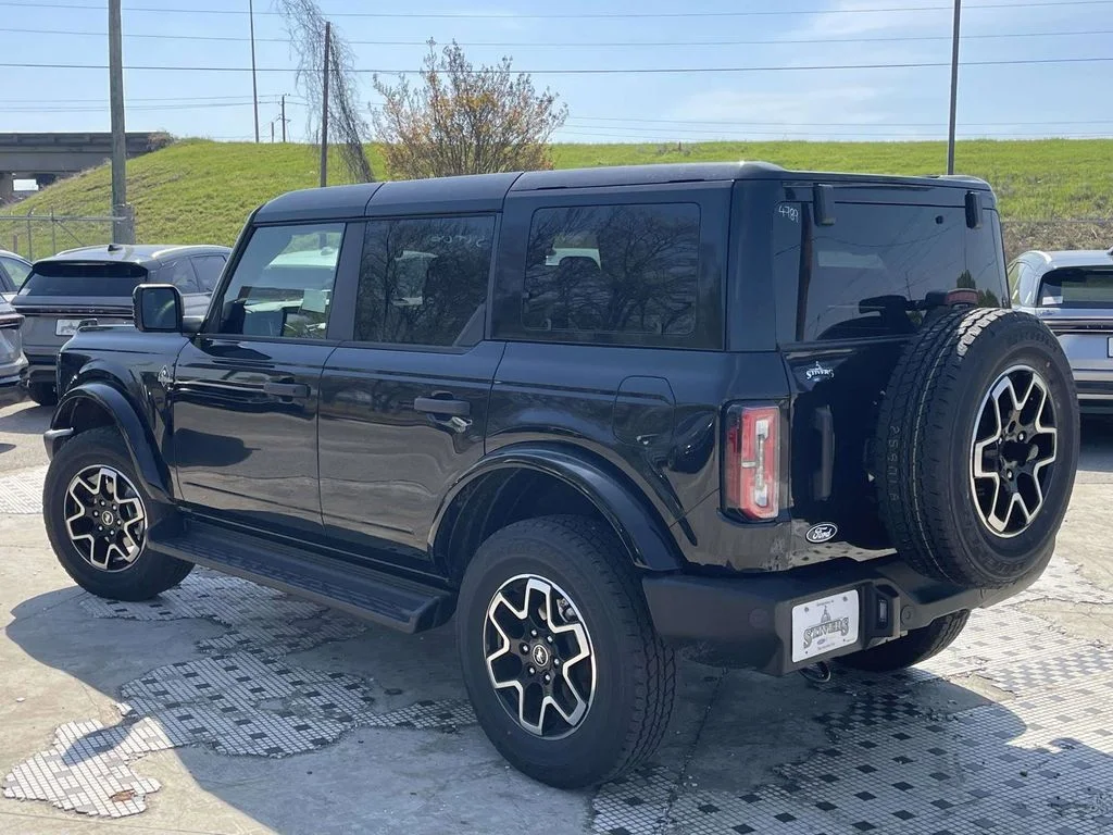 New 2026 Black Ford Outer Banks image 5
