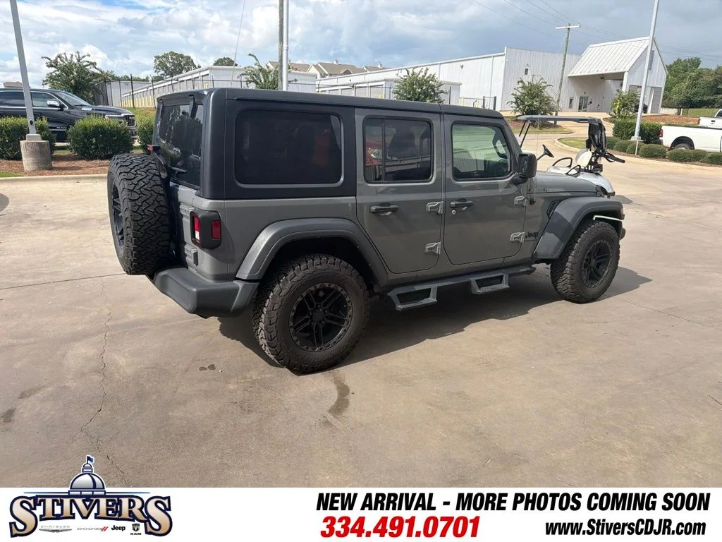 Used 2023 Gray Jeep Sport S image 10