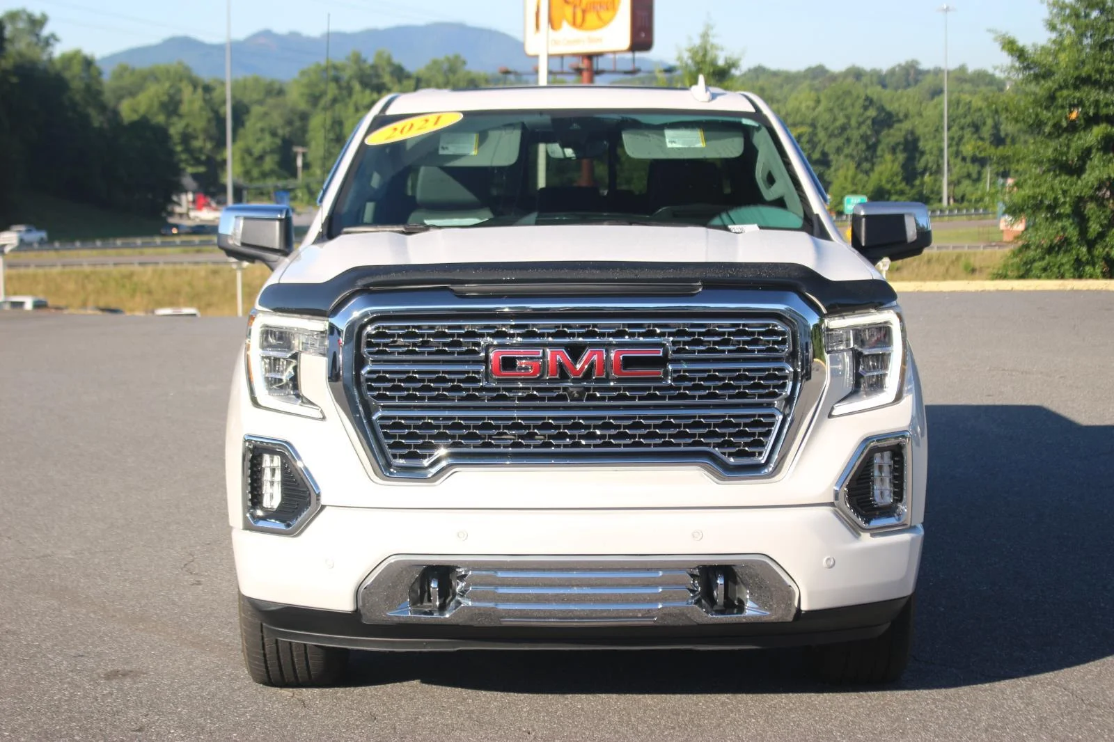 Used 2021 WHITE FROST TRICOAT GMC Denali image 2